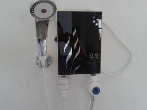 熱水器漏水的原因有哪些 熱水器漏水該怎么修