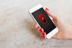 iPhone手機60%電量待機12分鐘就關(guān)機了，這正常嗎？