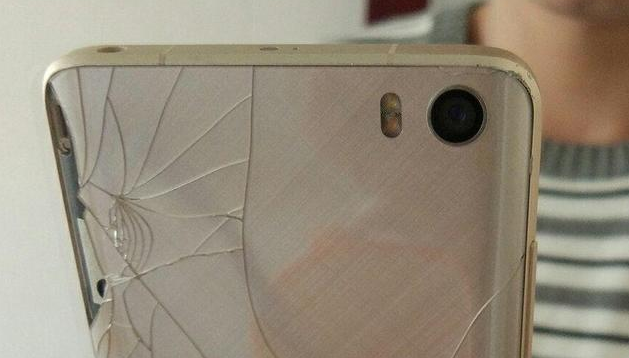 拆爆電池、拆爆液晶，選擇手機(jī)維修需注意