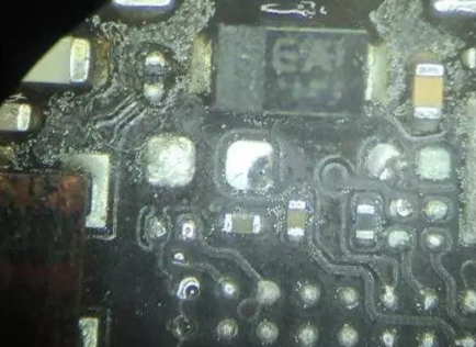 iPhone 6plus 屏幕閃白條怎么回事？如何解決