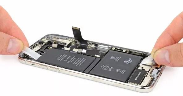 手機卡頓續航短，iPhone降頻門