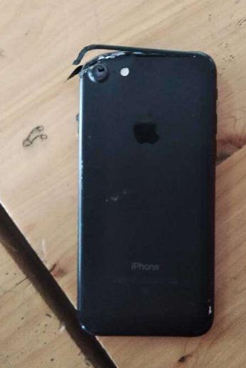 蘋果7嚴(yán)重摔壞