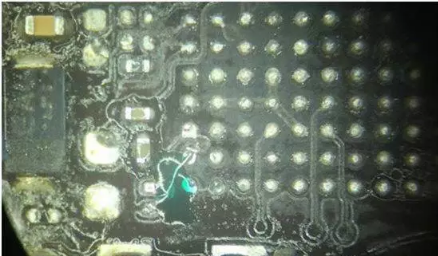 iPhone 6plus 屏幕閃白條怎么回事？如何解決