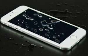 手機屏幕失靈？除了硬件損壞還有這幾種原因