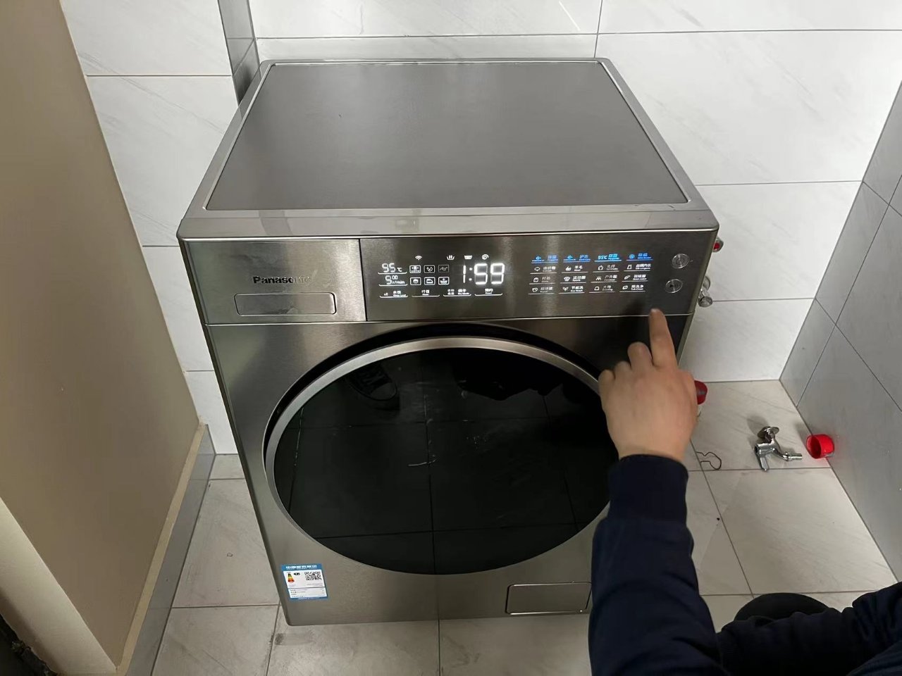 滾筒洗衣機(jī)上顯示E18故障，如何解決？