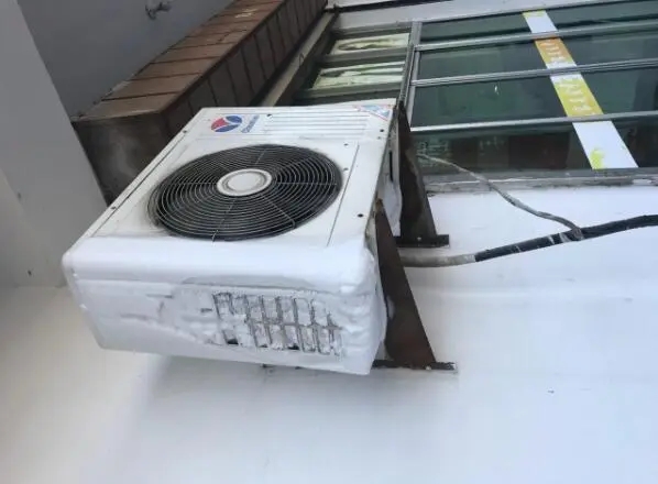 空調(diào)外機(jī)粗管結(jié)霜是怎么辦?空調(diào)外機(jī)粗管結(jié)霜解決方法有哪些?